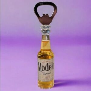 Modelo Especial Bottle Opener